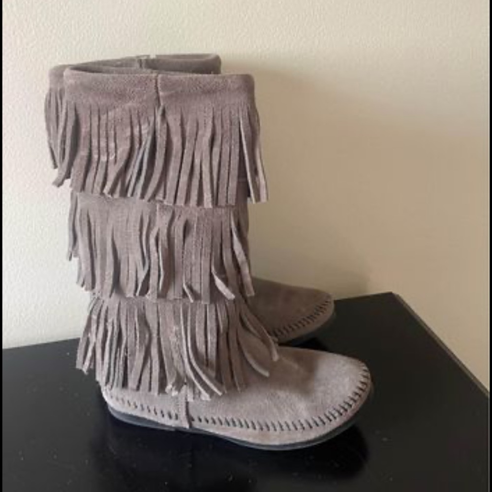 Fringe boots!!